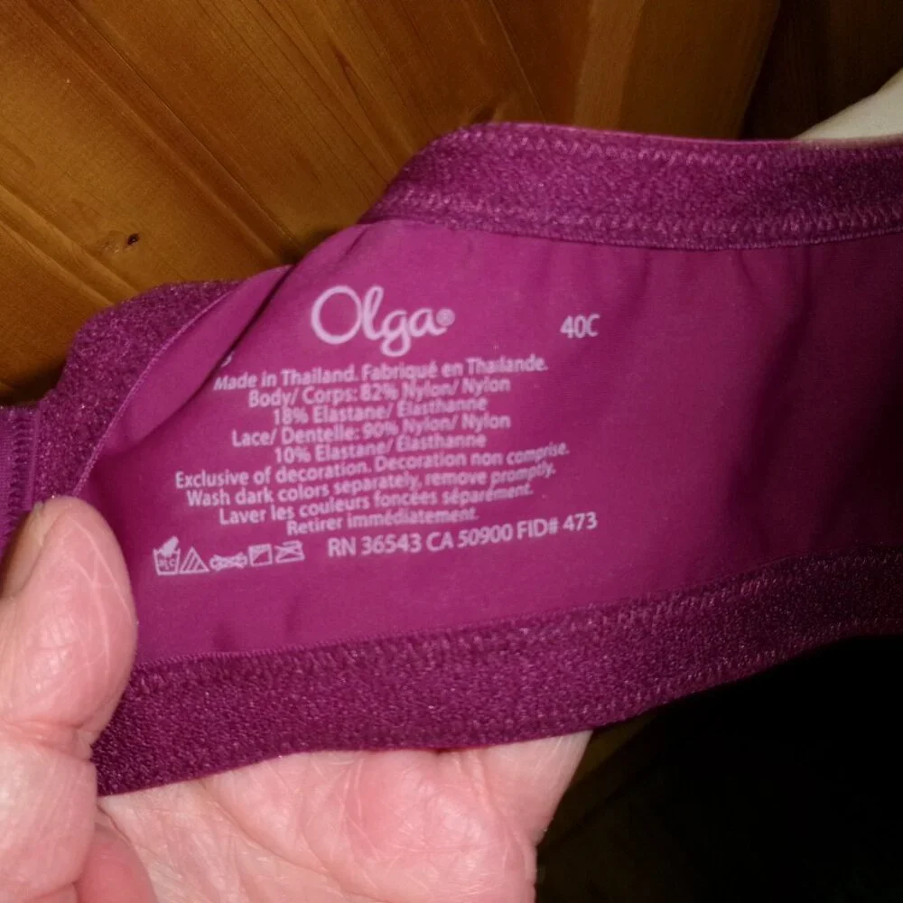 OLGA 40 C full coverage Magneta color underwire vguc - Picture 2 of 4